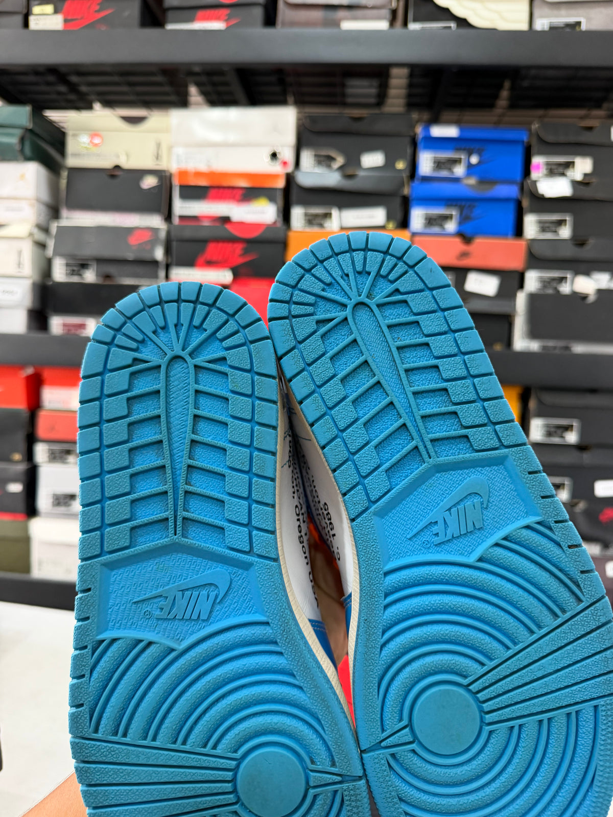J1 Off-White Unc 8Mx