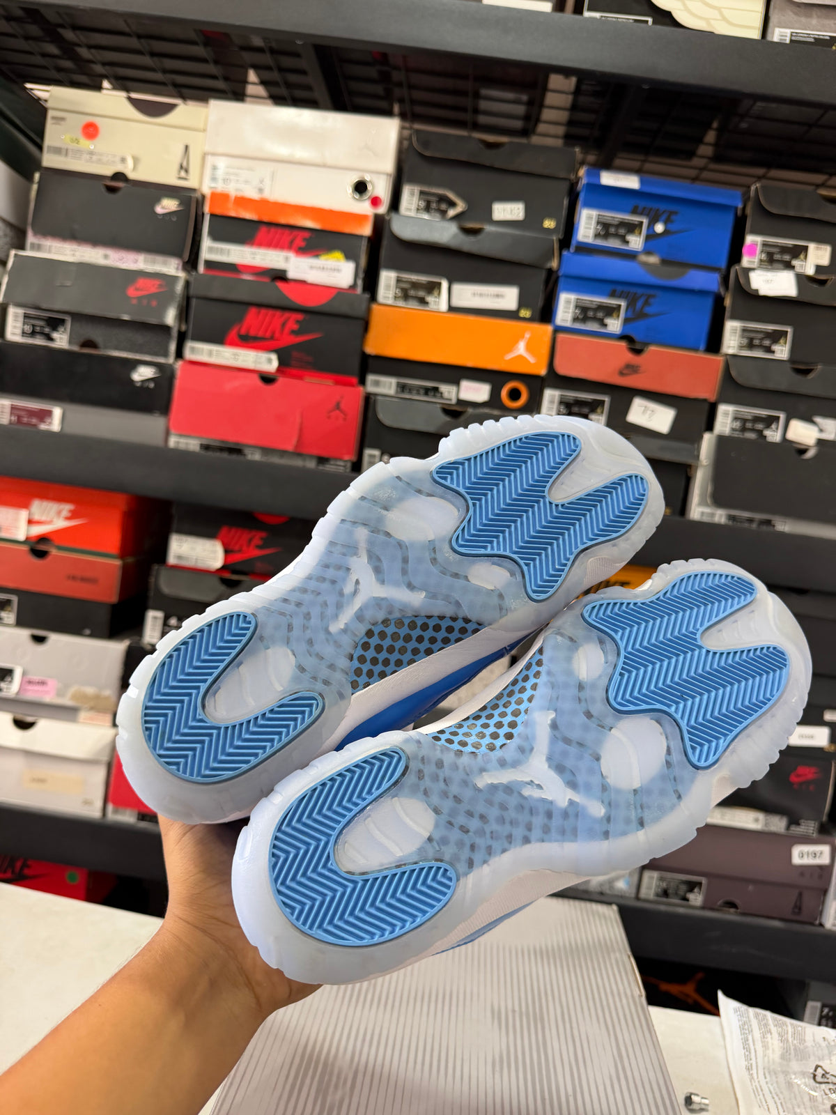 J11 Low Unc 8Mx