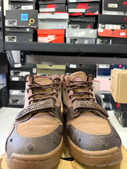 Trainer Travis 10Mx