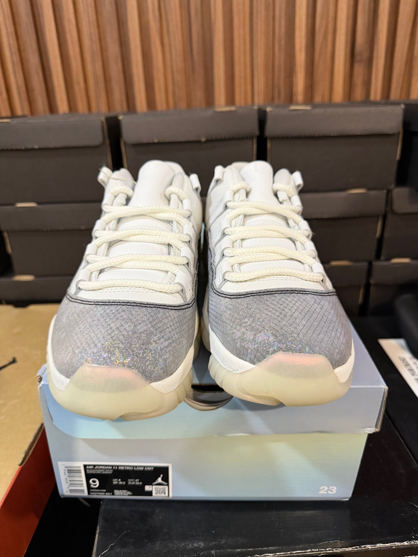 J11 Low 7Mx