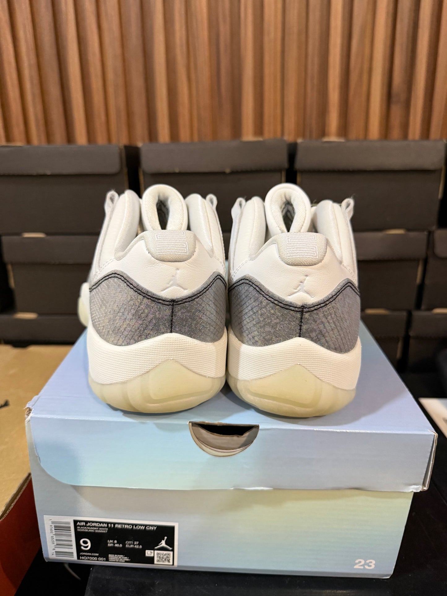 J11 Low 7Mx