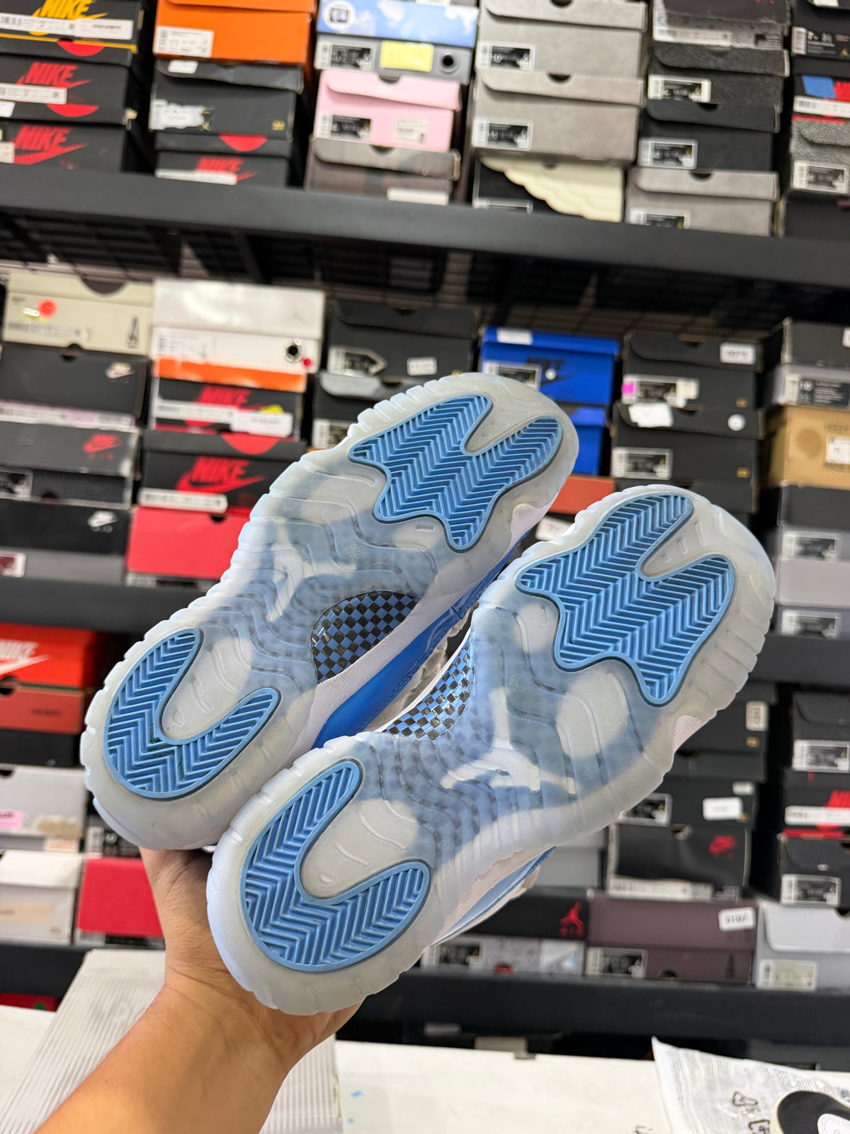 J11 Low Unc 4.5Mx