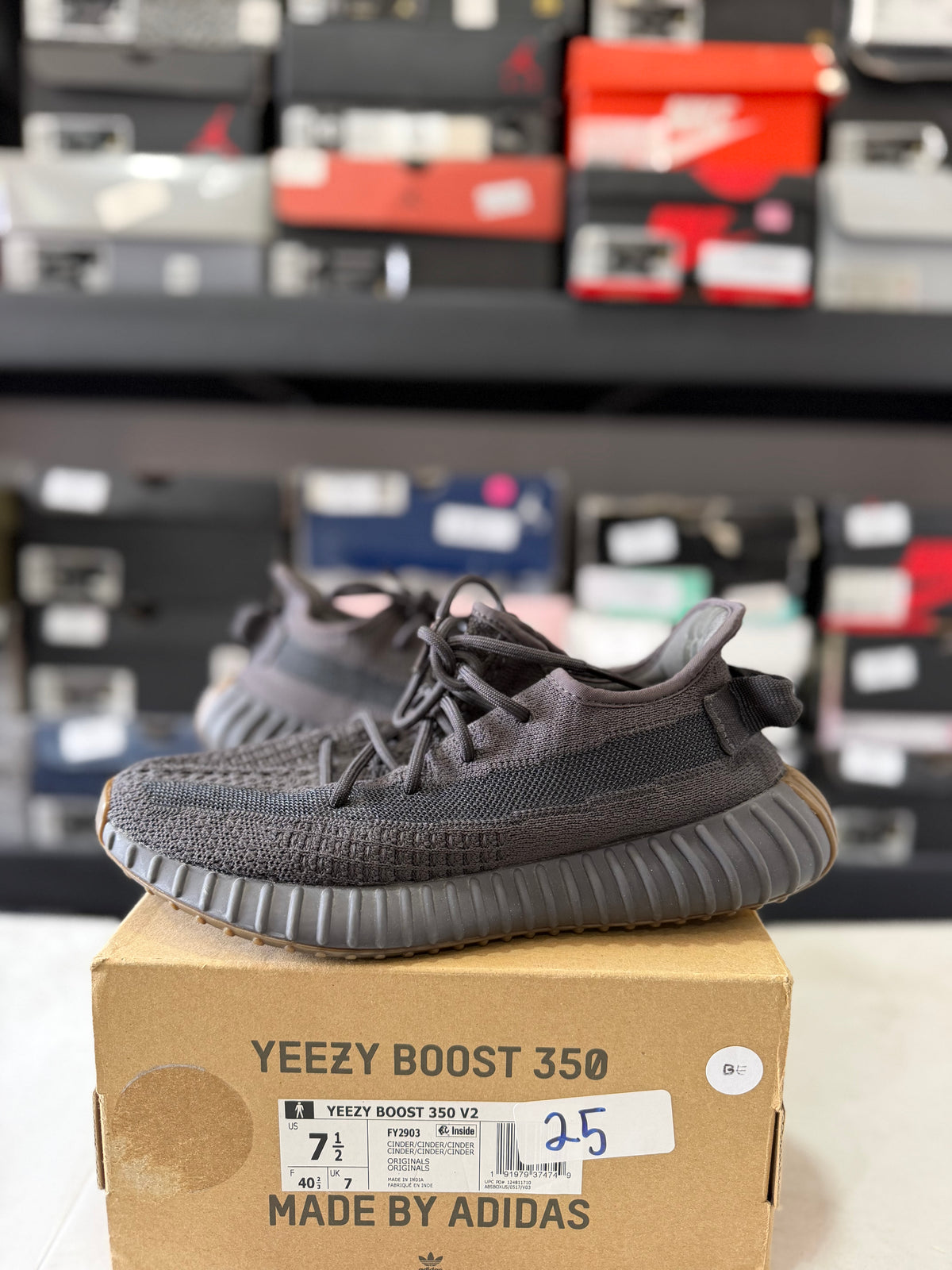 Yeezy 5.5Mx